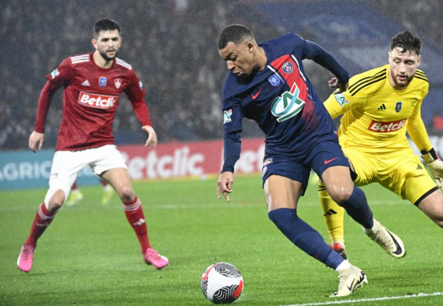 PSG vs Stade Brestois (03:10 – 08/02) | Xem lại trận đấu